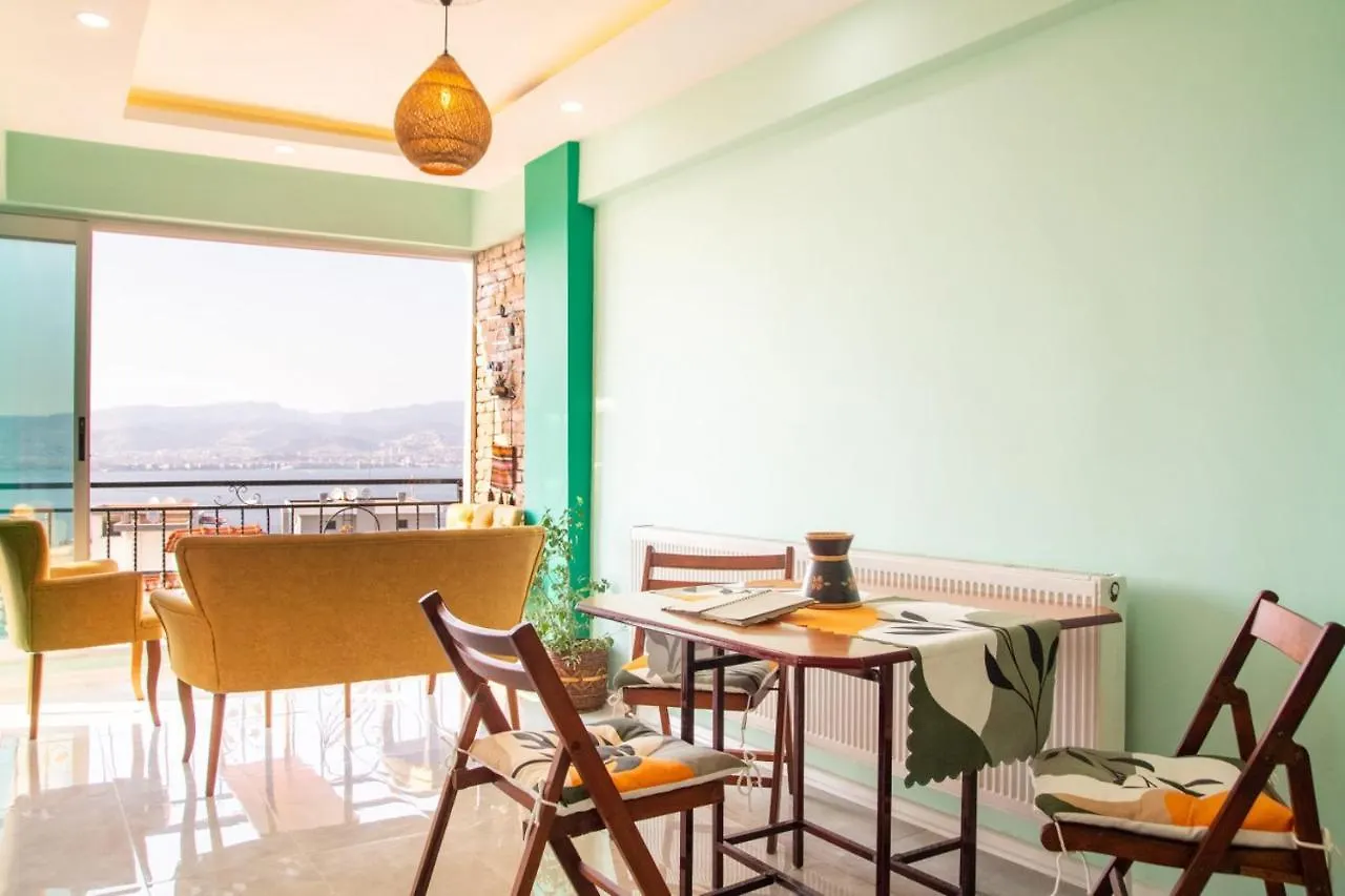 Flat With Great View And Central Location In Konak Smirne Turchia